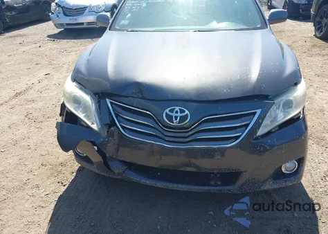 2010 Toyota Camry Xle V6 z USA, uszkodzony, nr VIN 4T1BK3EK2AU106079